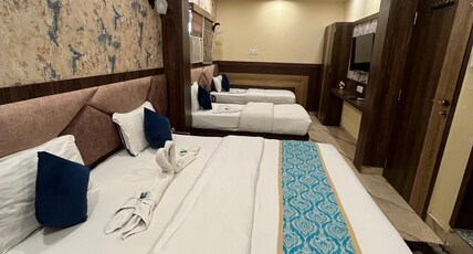 KS PAYING GUEST HOUSE Room Type - Superior Family Room