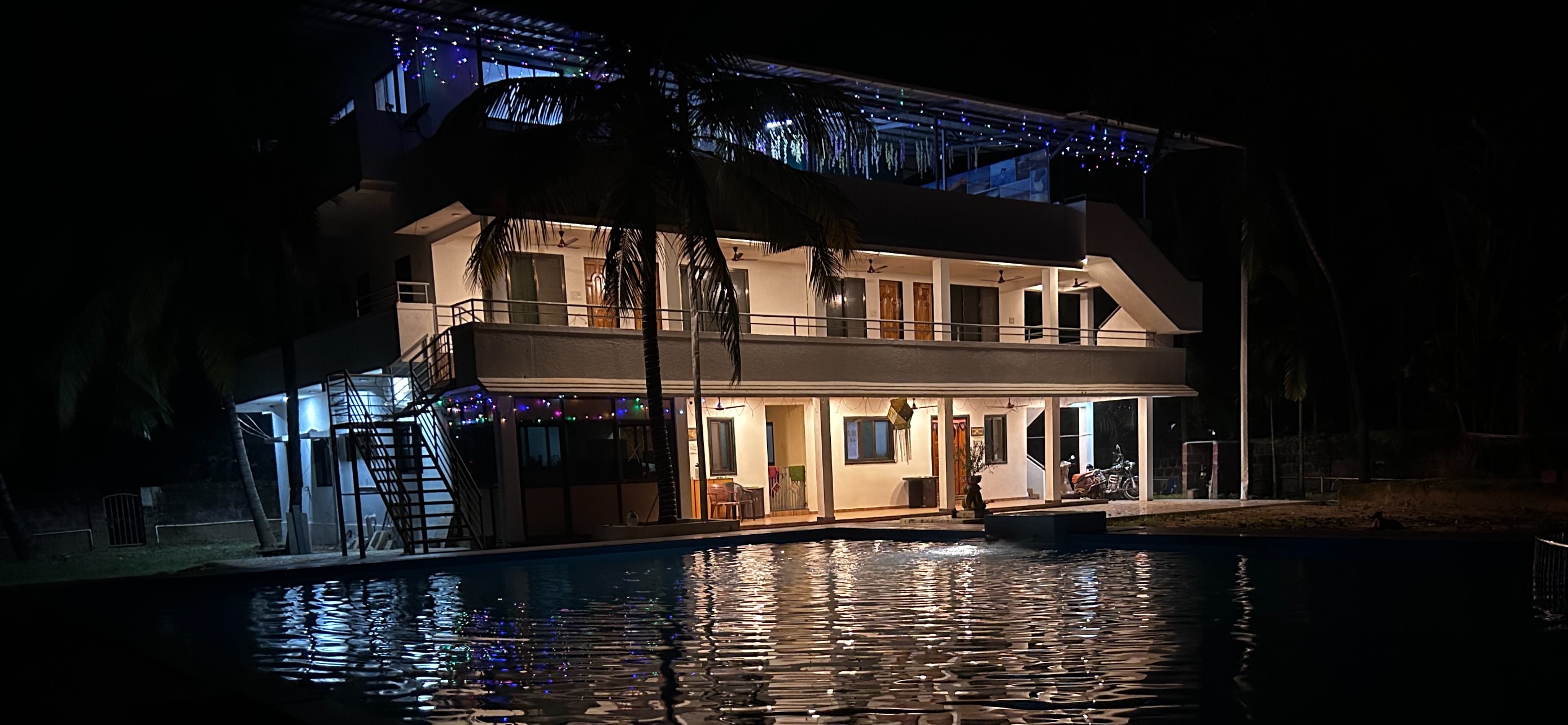 Vishwas Executive - Tap to explore photos