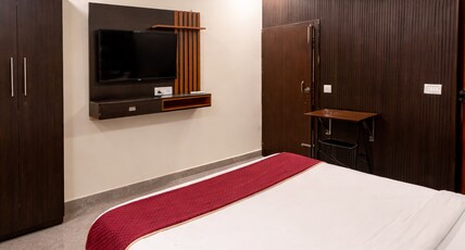 Mahakal Palace Room Type - Classic Room