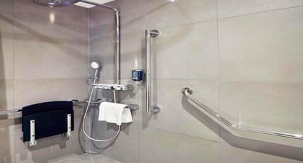 Novotel Suites Colmar Centre Room Type - Superior suite with queen-size bed for 2 and shower