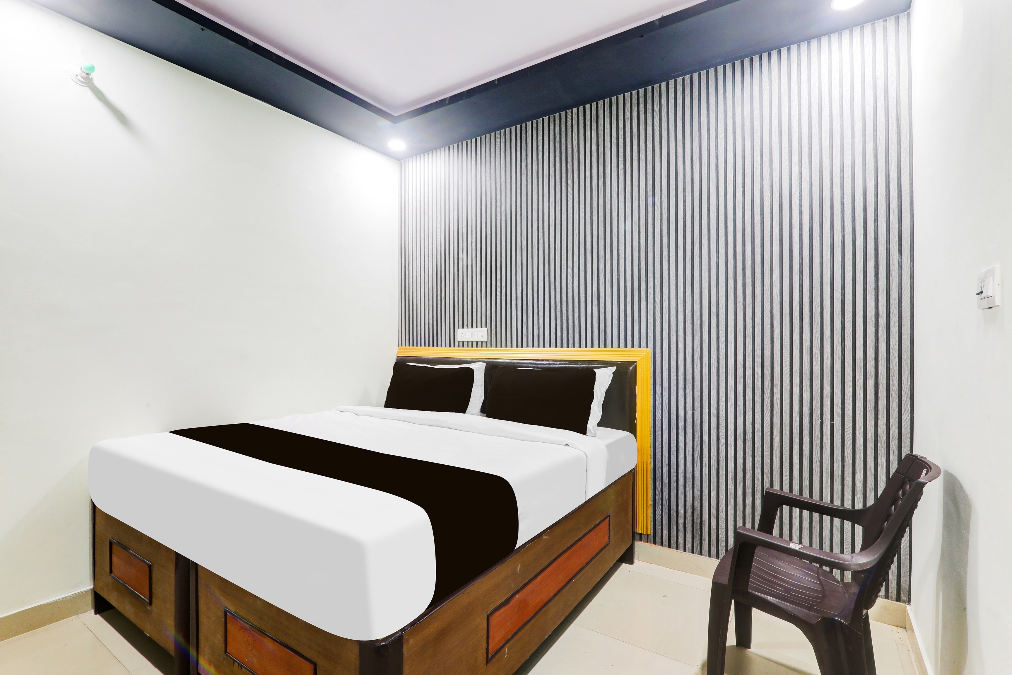 Super Hotel O Super SHUBH INN HOTEL - Tap to explore photos