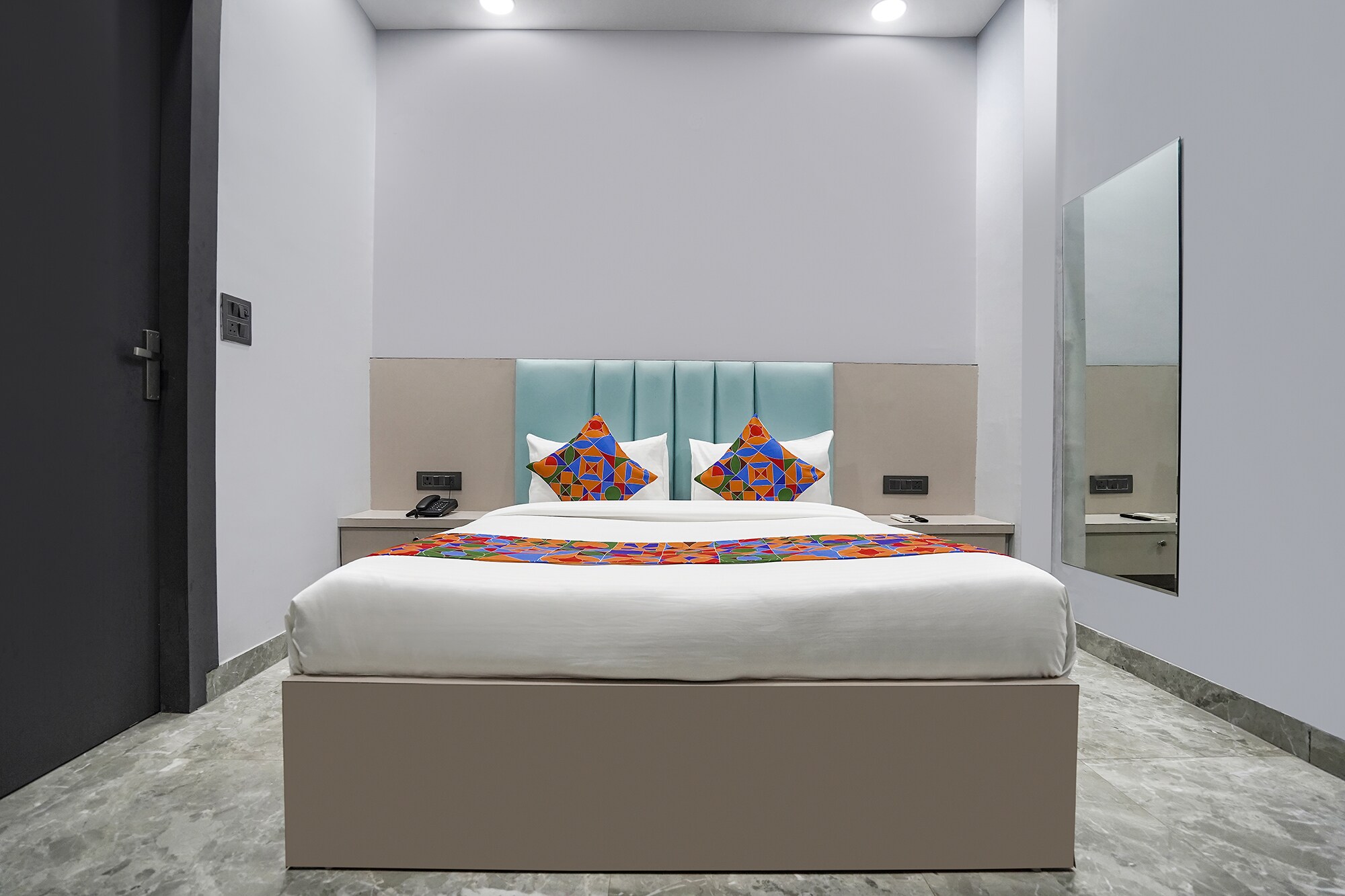 FabHotel The Royal - Near Yamuna Sports Complex - Tap to explore photos