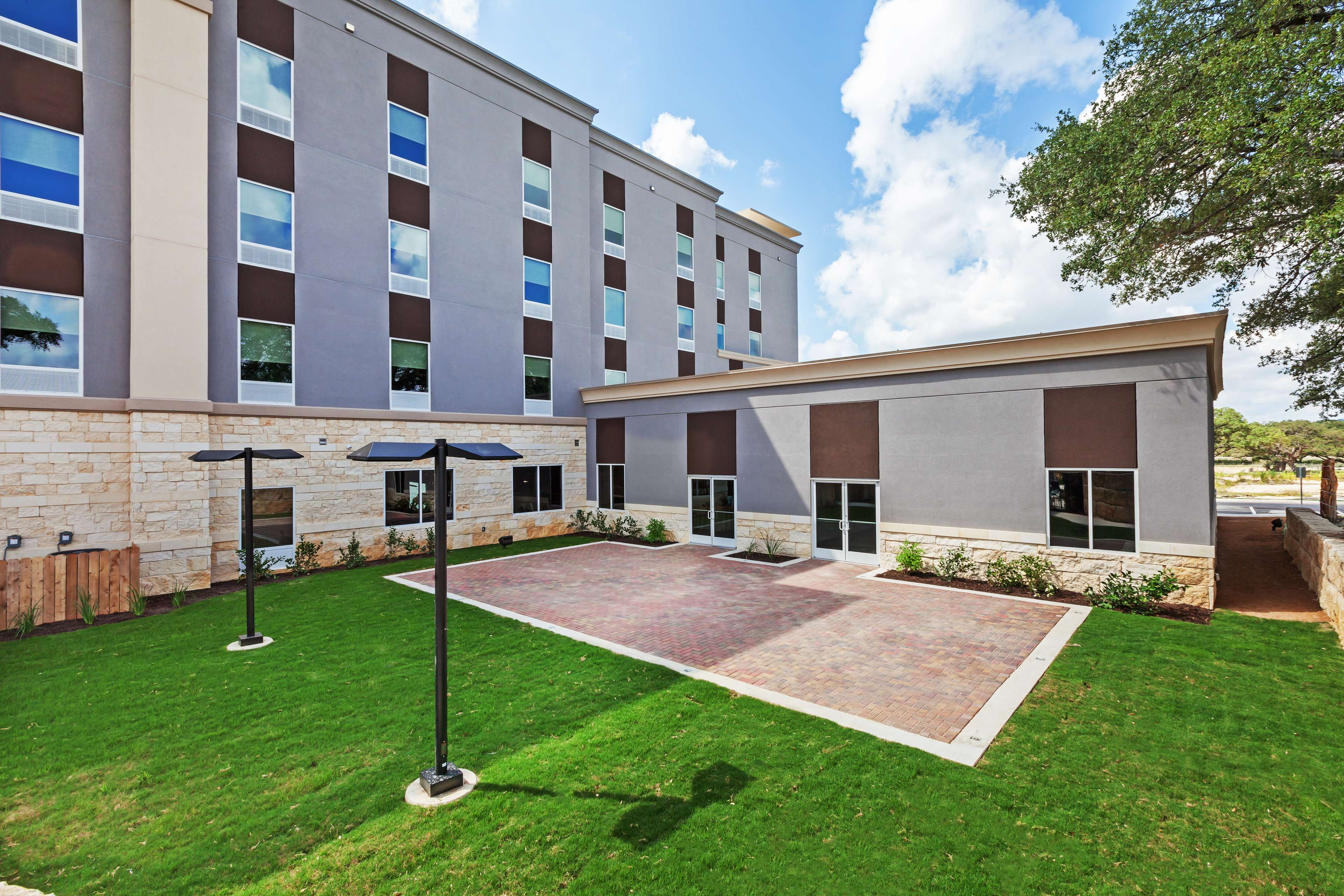 Hampton Inn by Hilton Bulverde Texas Hill Country - Tap to explore photos