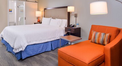 Hampton Inn Seattle/Airport Room Type - 1K STUDY CHAISE LOUNGE NS