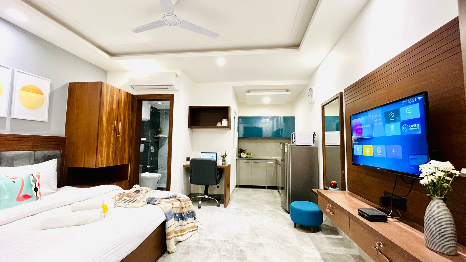 Zen Studios near Cyber Hub Gurgaon - Tap to explore photos