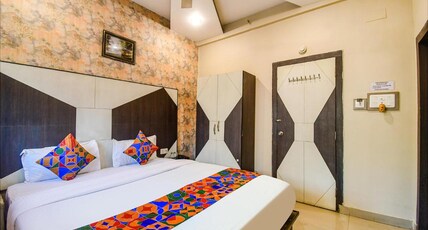 FabHotel Prime Rockstar Suites - Nr. Park Circus 7 Point Room Type - Deluxe Room