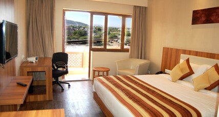 Le ROI Udaipur @Udaipur City Railway Station Room Type - Deluxe Silver with Balcony
