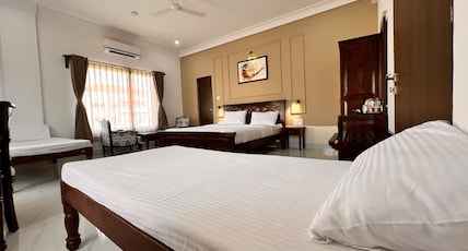 Revaas Lake View Boutique Hotel Room Type - Family Room l Free Pick Up (Train Or Bus Station - 8AM-8PM) l Welcome Drink l Food Discount Revaas Lake View Boutique Hotel Room Type - Family Room l Free Pick Up (Train Or Bus Station - 8AM-8PM) l Welcome Drink l Food Discount