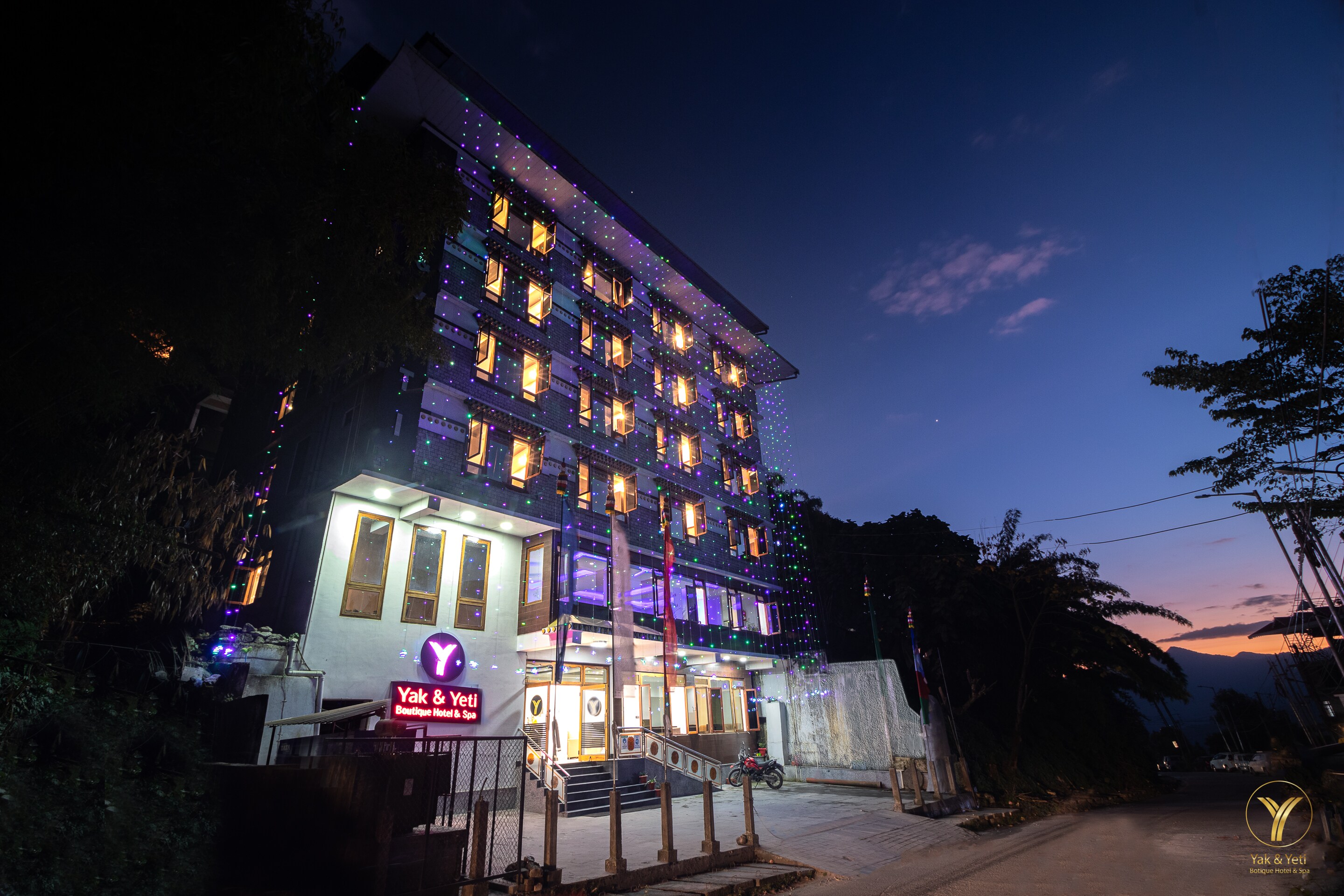 Yak & Yeti Boutique Hotel - Tap to explore photos