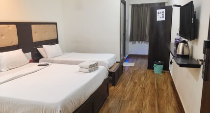 THE LAKE VIEW HOTEL AND RESTAURANT Room Type - DELUXE FAMILY ROOM
