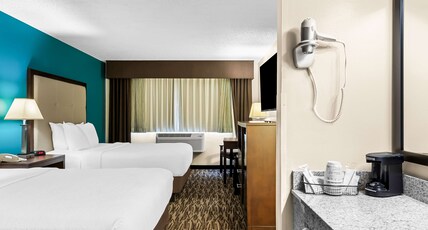 Best Western Baraboo Inn Room Type - 2 Queen Beds, Non-Smoking, Flat Screen Television, Microwave And Refrigerator, Wi-Fi, Coffee Maker, Best Western Baraboo Inn Room Type - 2 Queen Beds, Non-Smoking, Flat Screen Television, Microwave And Refrigerator, Wi-Fi, Coffee Maker,