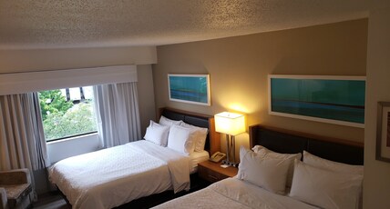 Holiday Inn Express Hotel Pittsburgh-North/Harmarville Room Type - 2 Queen Standard