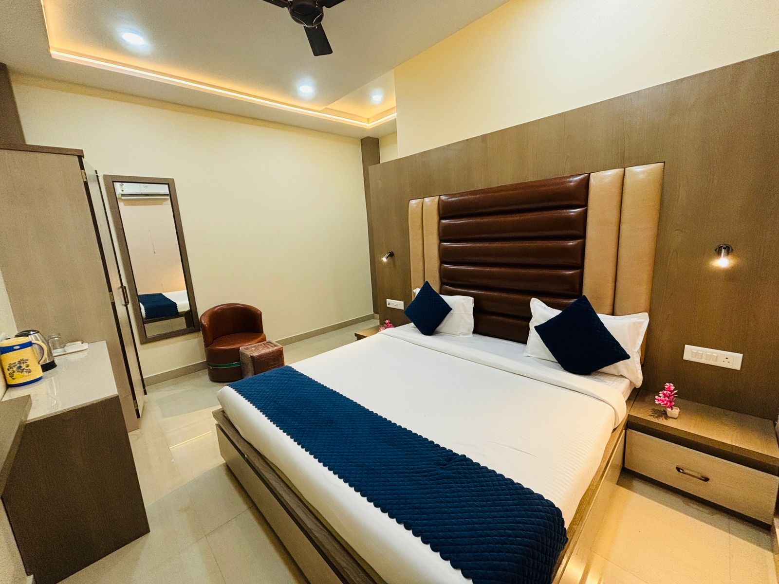 Akay Guest House - Tap to explore photos