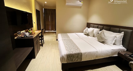 Yashwee International Hotel Room Type - Superior Room Twin Bed Yashwee International Hotel Room Type - Superior Room Twin Bed