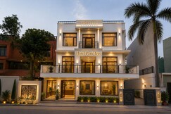 Hotel Park Tree - Sec 20 Noida