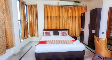 HOTEL AYAANSH INTERNATIONAL Room Type - Suite Room with one extra room along with one living area