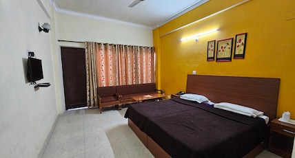 Hotel Shikhar & Restaurant Room Type - Standard Room with Balcony