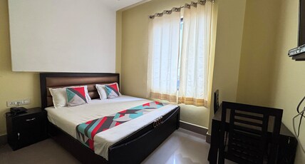 Hotel Roop Mahal and Restaurant Room Type - Deluxe Room
