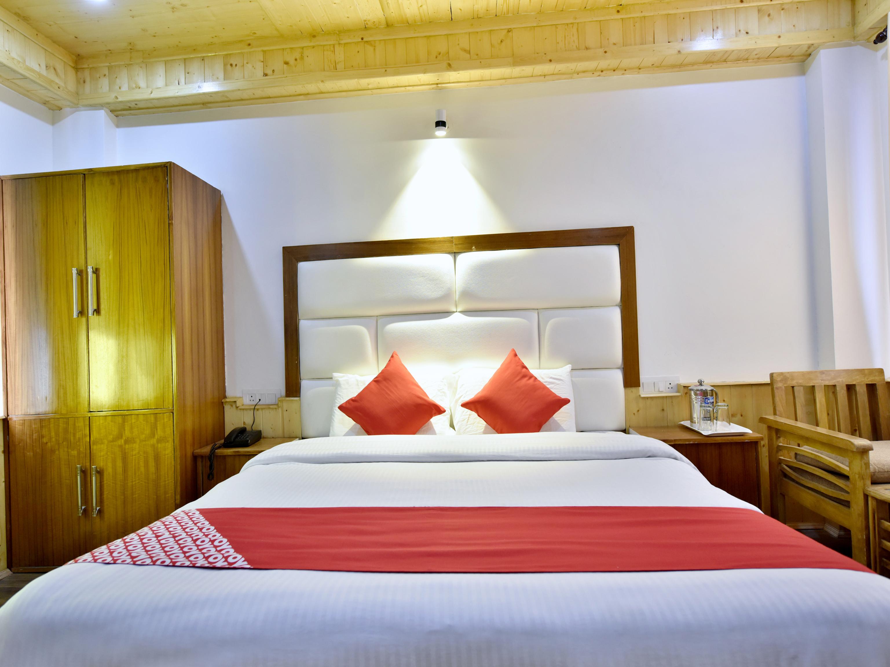 Hotel O Breeze Inn - Tap to explore photos