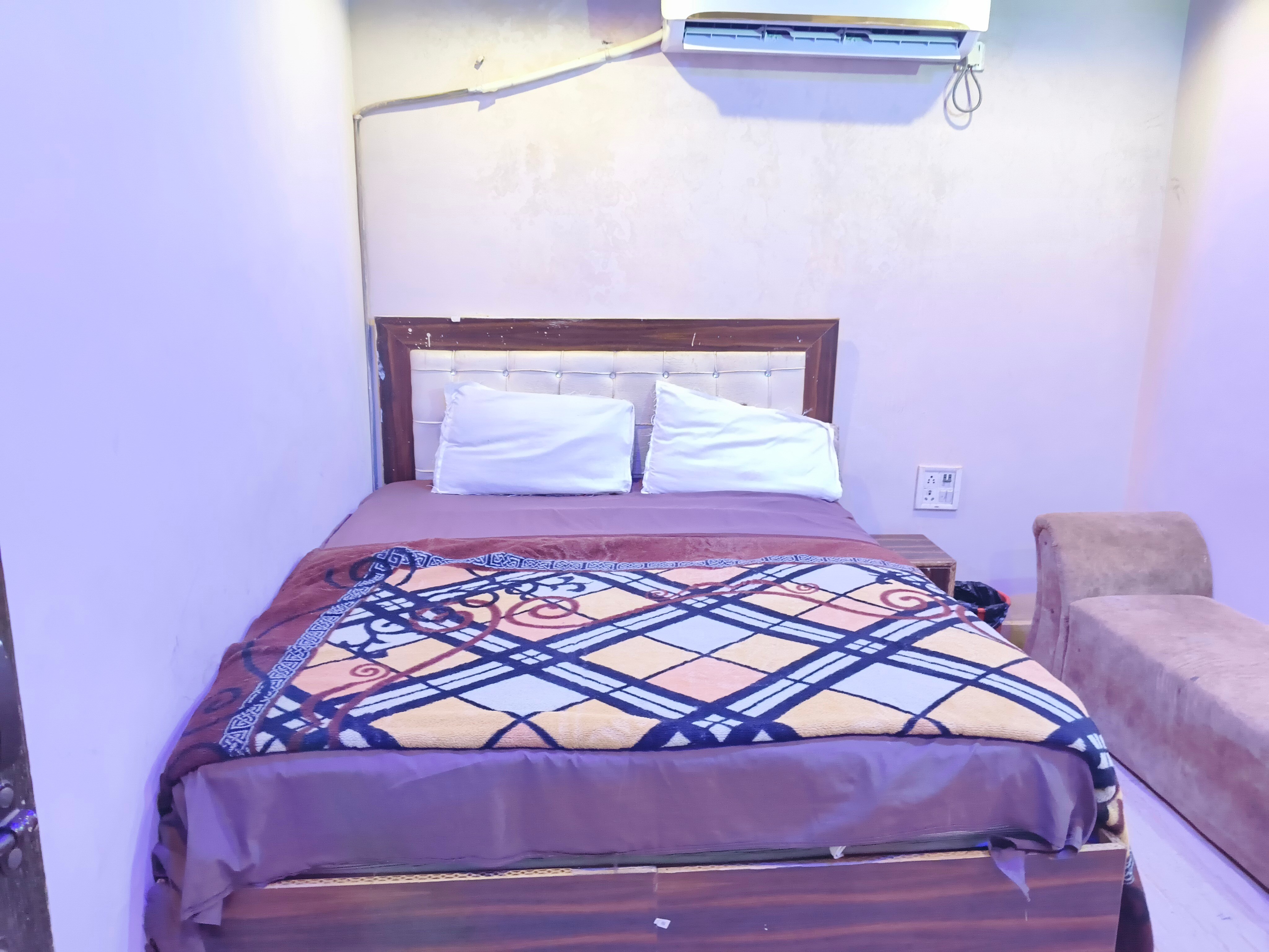 International guest house - Tap to explore photos