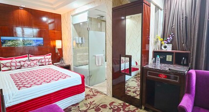 Skycity Hotel Room Type - Deluxe Jacuzzi Room with Bathtub