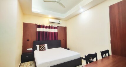 Hotel Queen Palace Room Type - Super Deluxe AC Room