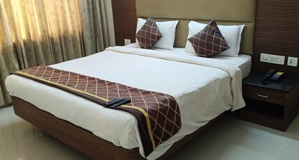 Sri Kaliswari Le Orchids Room Type - Standard NON A/c Double Bed