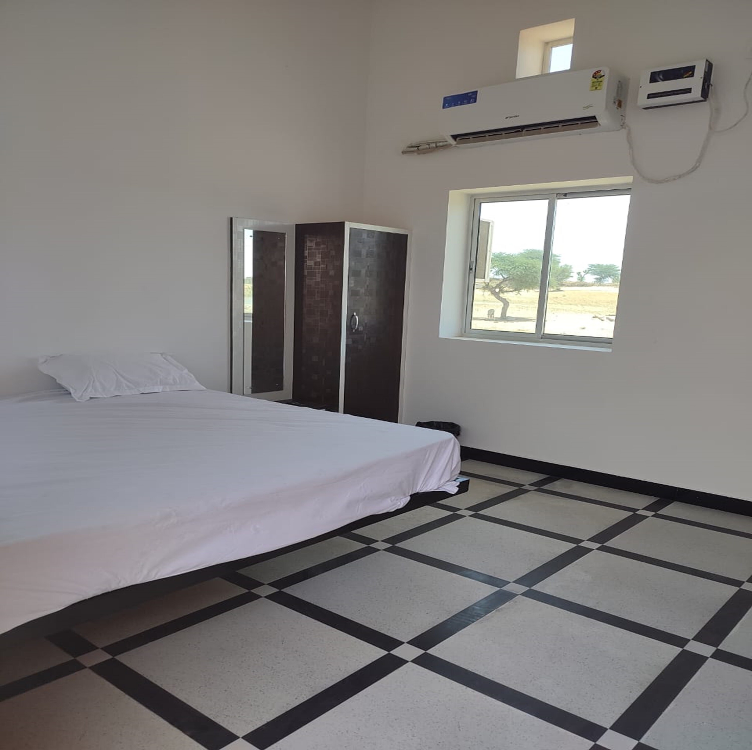 Hotel Star Light - Tap to explore photos