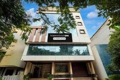 Townhouse Oak Science Gallery Bengaluru Formerly Blue Ocean Residency