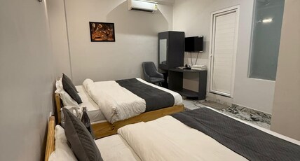 Stay In Kaashvi | Bed and Breakfast Room Type - Family room