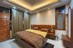 Luxury 1bhk free parking 15 min to Mall Road