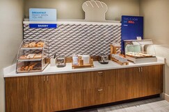 Holiday Inn Express Fresno Northwest - Herndon