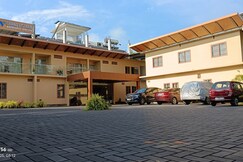 Grand Vistara Airport suites