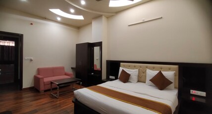 RR Hotel Room Type - Super Deluxe