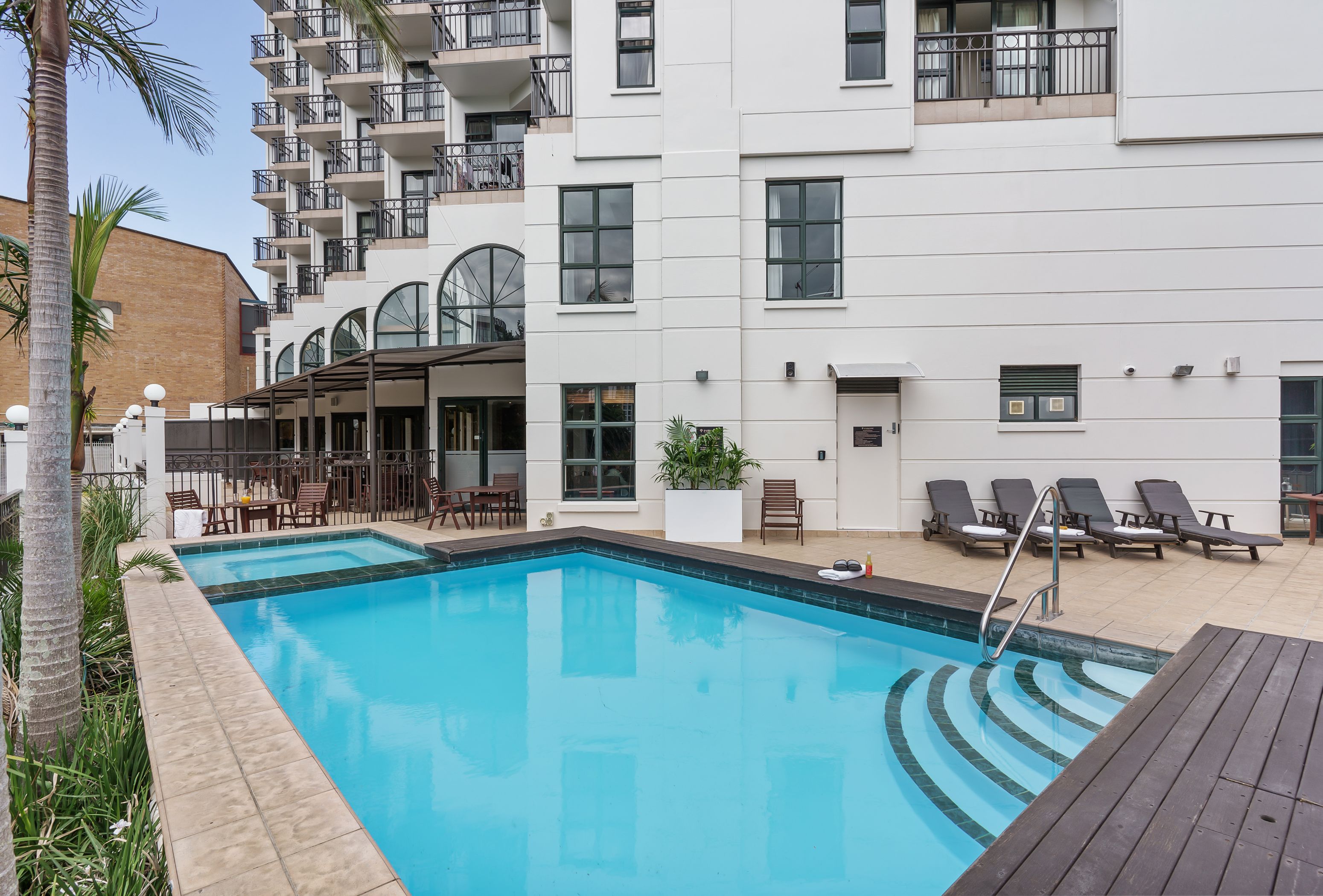 Parkside Hotel and Apartments - Tap to explore photos