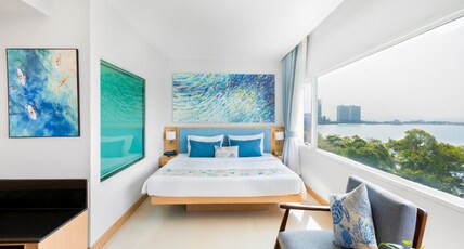 Independence Hotel by Dara Room Type - DELUXE KING