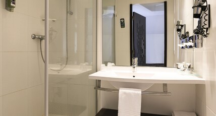Mercure Chartres Centre Cath Room Type - Superior Room with 1 large bed
