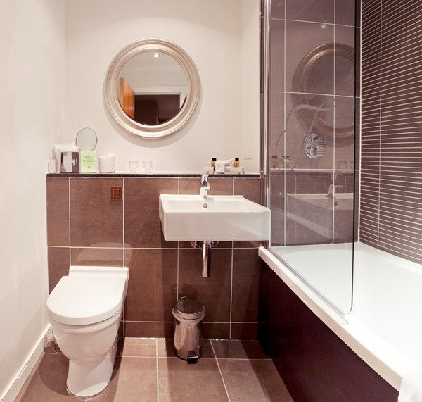 Fraser Suites Glasgow - Tap to explore photos