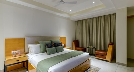 EXPRESS 11 HOTEL Room Type - PREMIUM ROOM