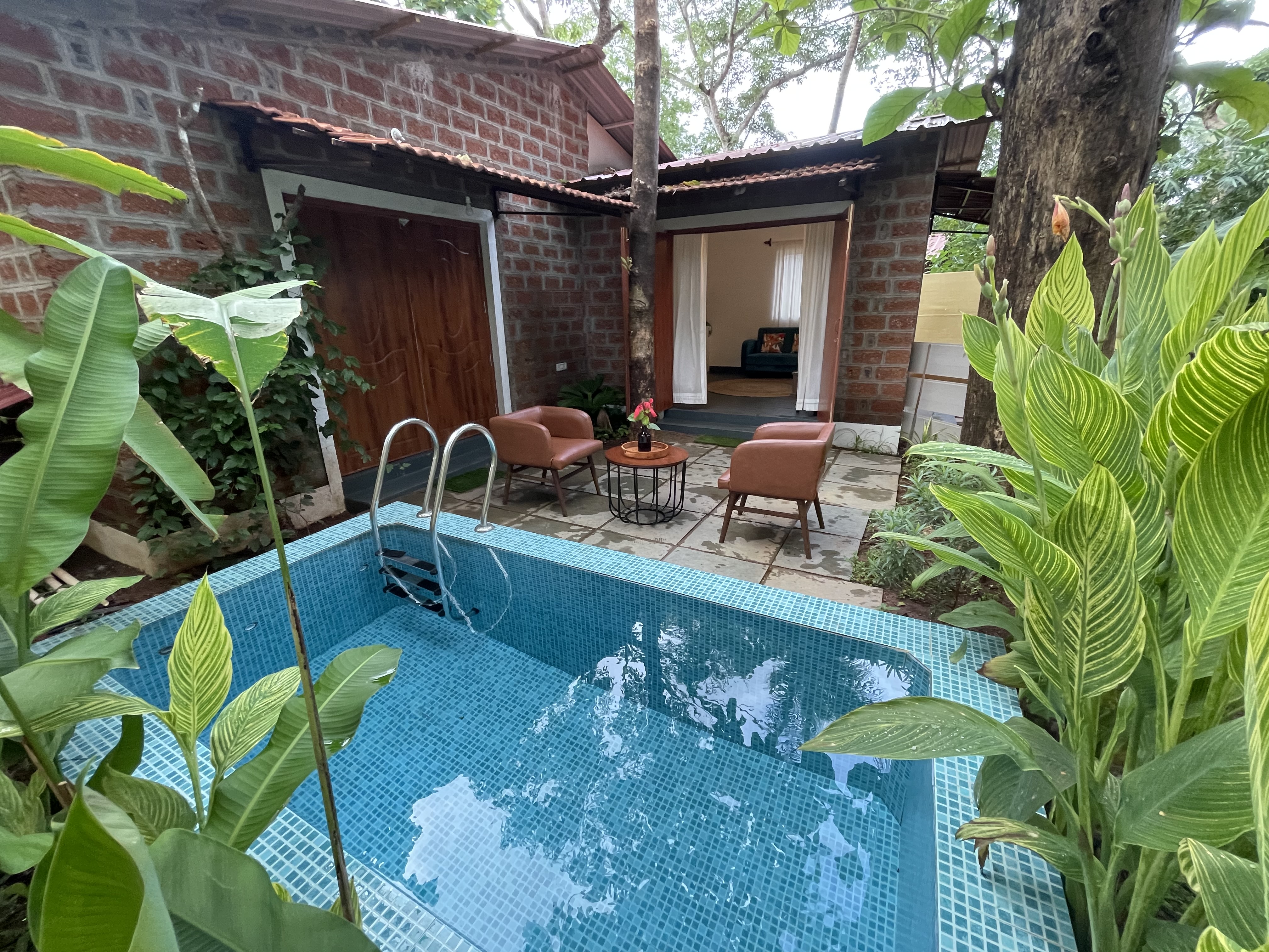 Cosy 2-Bedroom villa with Private Plunge Pool - Tap to explore photos