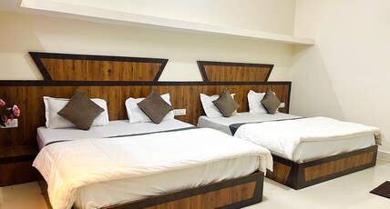 Hetamji Villa Mount Abu Room Type - Family Four Bed Garden View 2