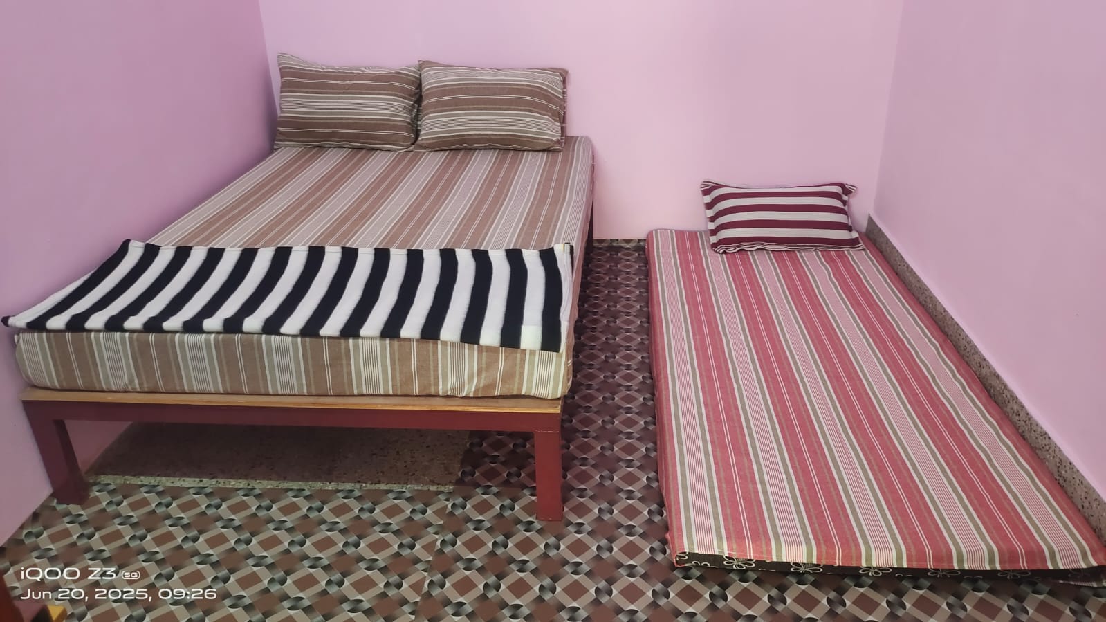 Shree Chendur Rooms - Tap to explore photos