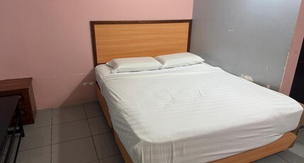 Dancenter Hotel Oriental Room Type - Deluxe Queen