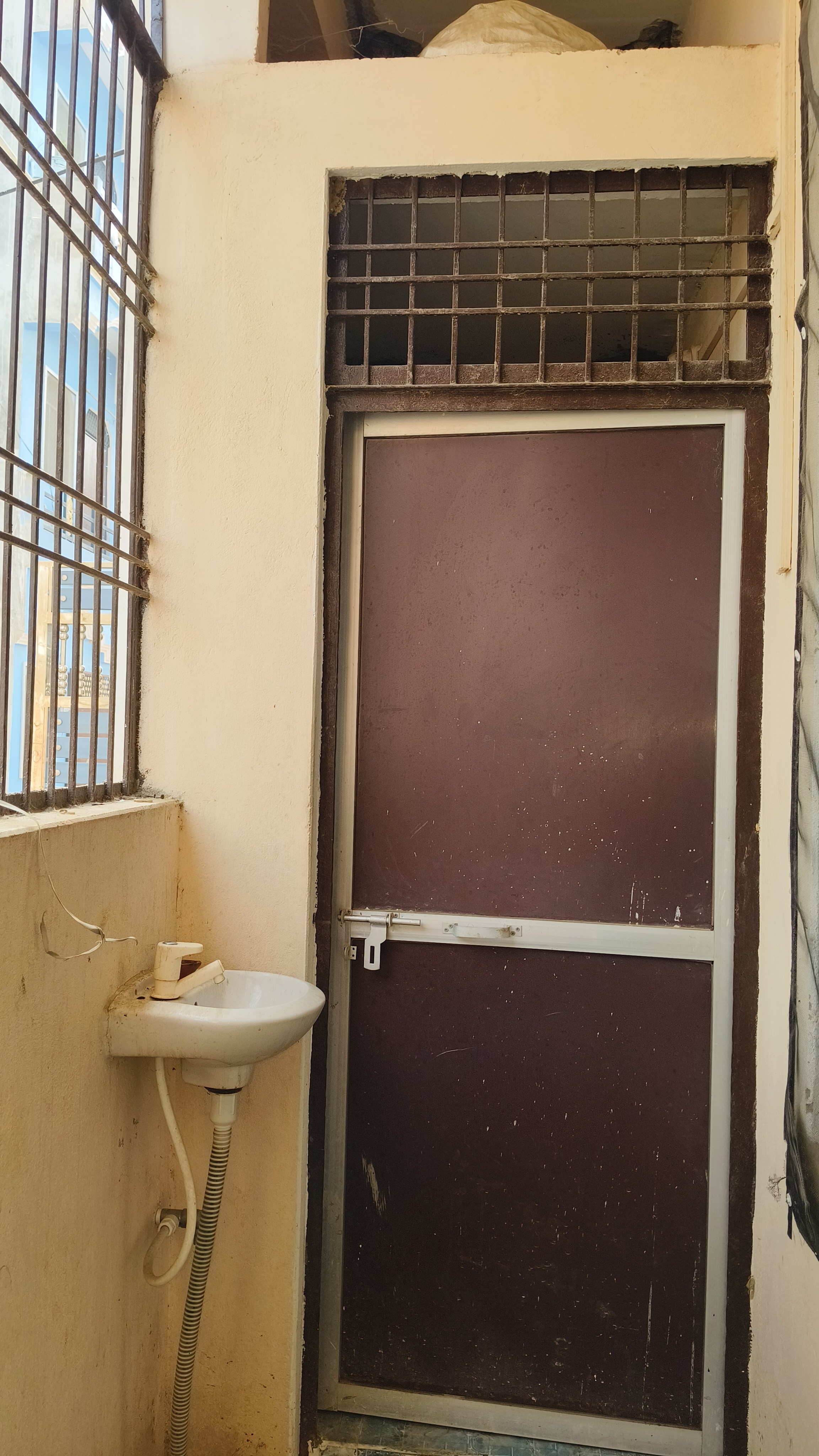 Guest room for mahakumbh - Tap to explore photos