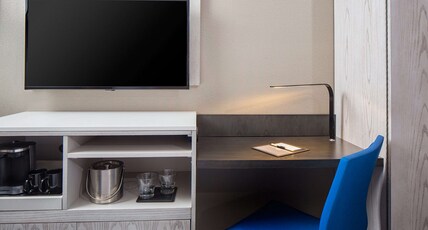 DoubleTree by Hilton Hotel New York Times Square West Room Type - 1 KING BED HEARING ACCESS
