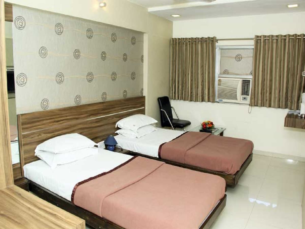 Hotel Shalimar - Tap to explore photos
