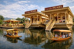 HOUSEBOAT LAVISH PEARL