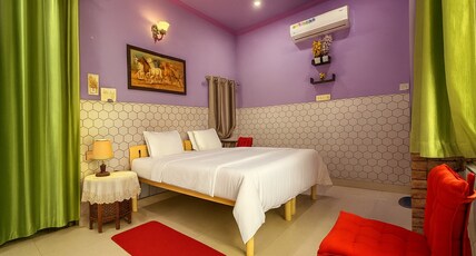 Anukampa Paying Guest House Room Type - deluxe  double  room with balcony