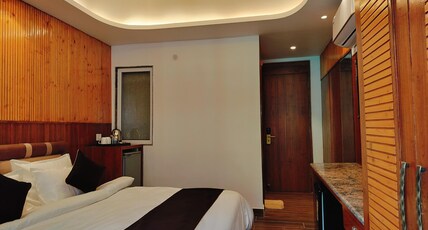 Hotel Highland Bhagsu Room Type - Deluxe Room Hotel Highland Bhagsu Room Type - Deluxe Room