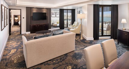 Radisson Blu Hotel, Dubai Deira Creek Room Type - Grand Suite - Lounge Access Radisson Blu Hotel, Dubai Deira Creek Room Type - Grand Suite - Lounge Access